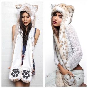 SpiritHood Snow Leopard 🐆